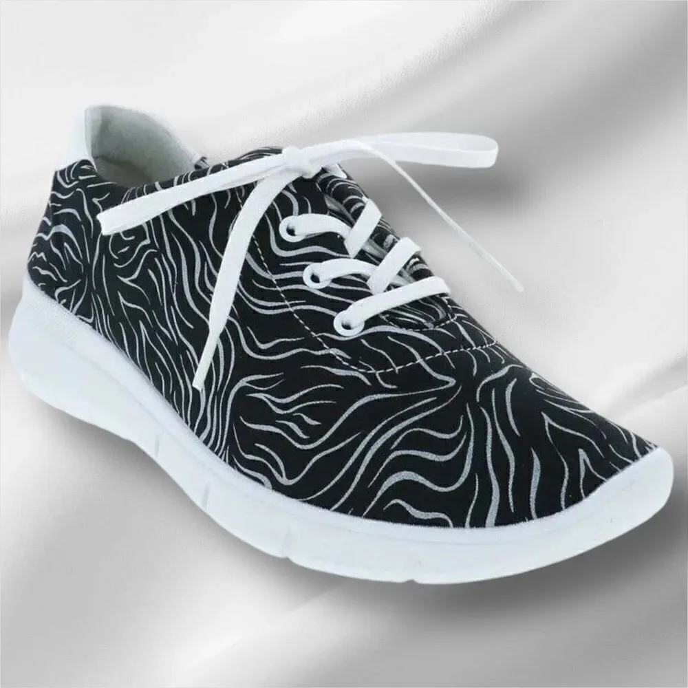 ARCOPEDICO Women’s L76 Lace-Up Sneakers in the Size 41/9.5-10 US in Black/White